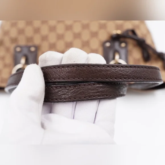 ❌️❌️SOLD❌️❌️BX19 💕 Gucci GG Canvas Interlocking Charm Tote - Picture 12 of 14